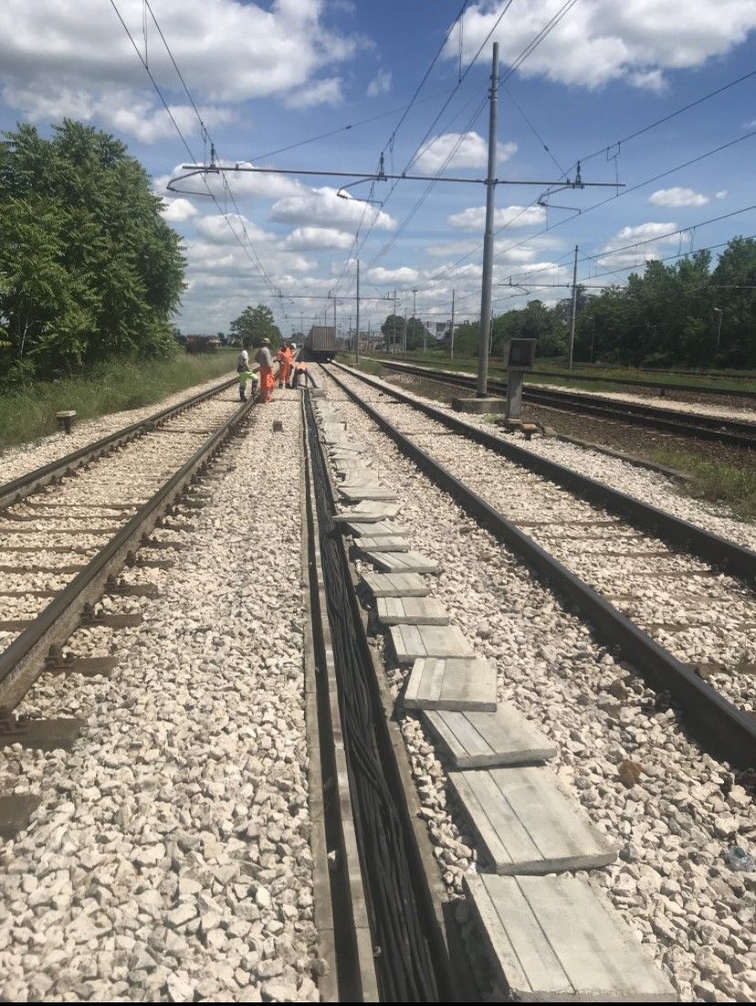 Posa cavi segnalamento ferroviario Interporto Cepim-Castelguelfo (PR)